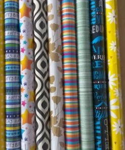 Merkloos Assortiment Van Vijf Rollen Cadeaupapier Voor Dagelijks Gebruik. Afmeting één Rol: 200 X 70 Cm - Set E