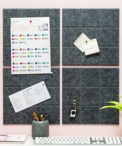 Funky Felt Zelfklevend Vilten Prikbord | Set Van 4 Stuks Incl. 20 Punaises | Memobord | Wandbord | Wanddecoratie |Vierkant| 1 Stuk = 30 X 30 X 1 Cm | Donkergrijs