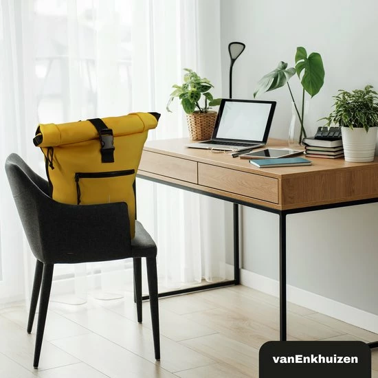 Van Enkhuizen VanEnkhuizen Rolltop Rugzak Met Laptopvak 15,6 Inch - 20 Liter - Waterafstotend En Thermo Materiaal - Geel 9 Van Enkhuizen VanEnkhuizen Rolltop Rugzak Met Laptopvak 15,6 Inch - 20 Liter - Waterafstotend En Thermo Materiaal - Geel - Afbeelding 9