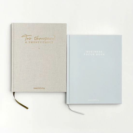 Essentialiving Planner 2023 + Business Focus Book 1 Essentialiving Planner 2023 + Business Focus Book