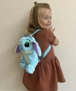 Merkloos Stitch Tas - Lilo And Stitch - Rugtassen - Schoencadeau - Verjaardag - Kinderfeestje- Disney - Knuffel Tas - Verstelbaar - 25 Cm -Parker IM Vibrant Ring Shop 550x607