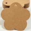 FISKA - 50x Mini Cadeau Labels Kraftpapier / Karton Bloem Bruin - 5cm X 5cm - Cadeau Tags/Etiketten - Cadeauversieringen / Decoratie - Label Karton